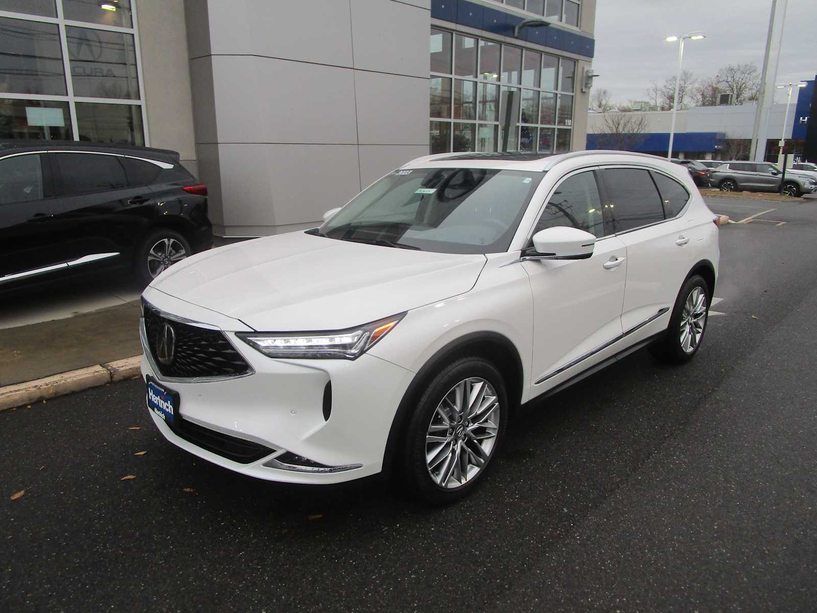 2023 Acura MDX SH-AWD Advance photo 2