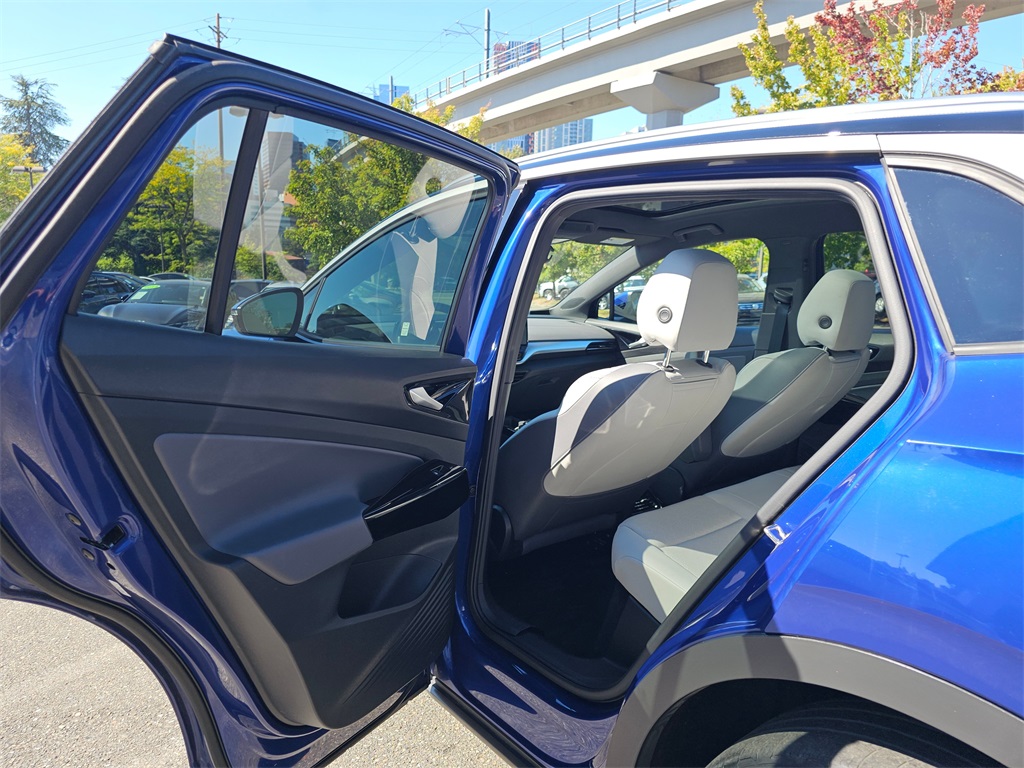 2022 Volkswagen ID.4 Pro S photo 17