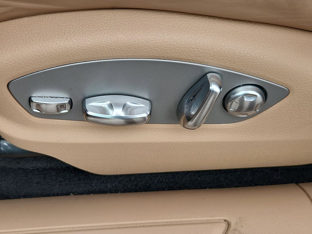 2023 Porsche Macan Base photo 31