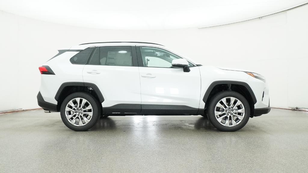2025 Toyota RAV4 XLE Premium photo 25