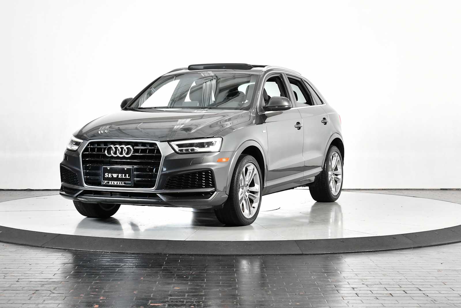 2018 Audi Q3 Premium Plus's photo
