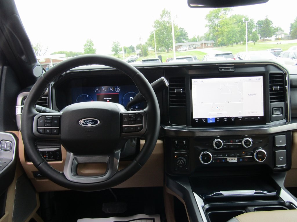 2025 Ford F-250 Lariat photo 4
