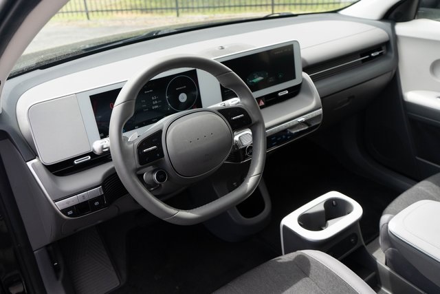 2023 Hyundai Ioniq 5 SE photo 3