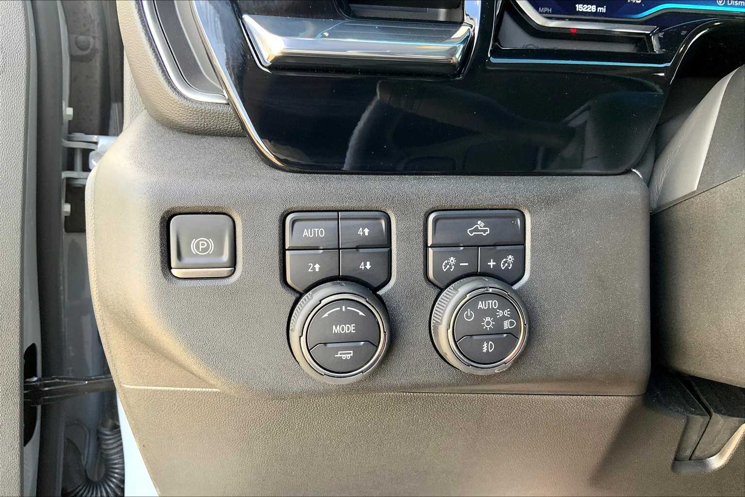 2024 Chevrolet Silverado RST photo 31