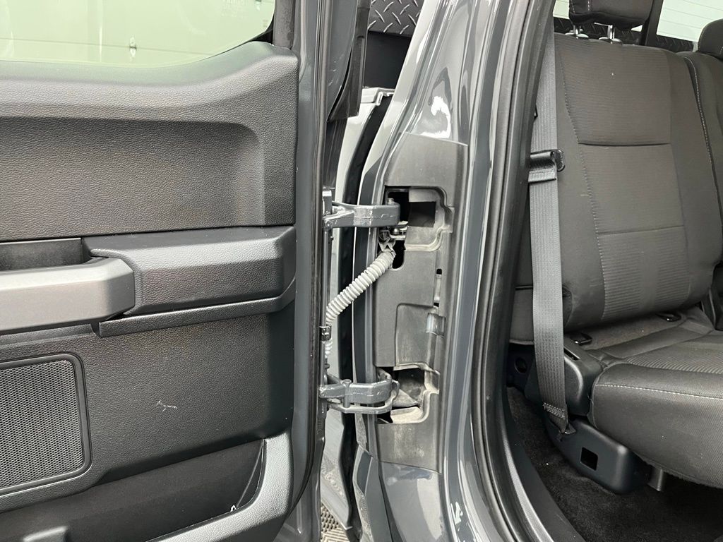 2016 Ford F-150 XLT photo 25