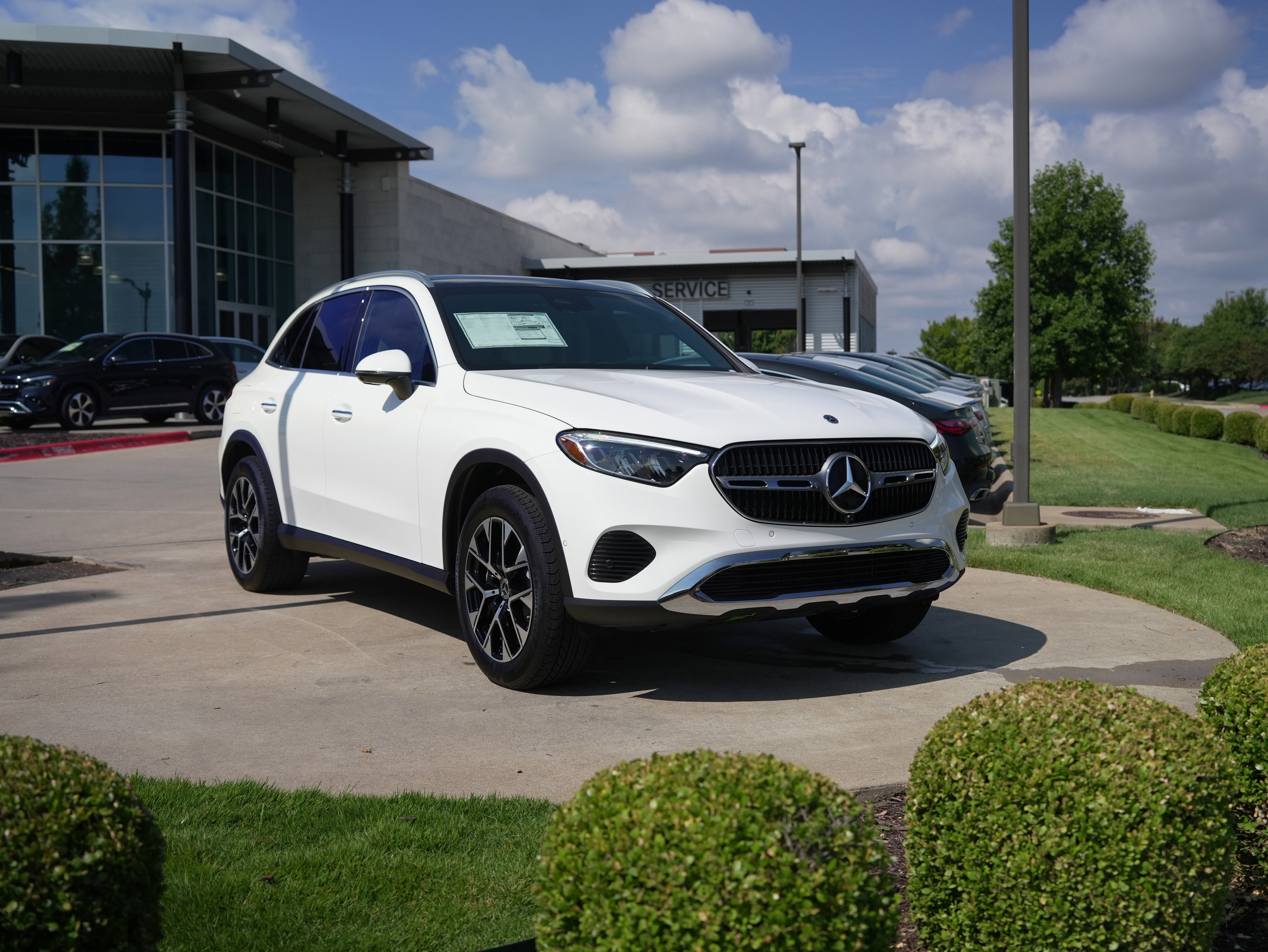 2026 Mercedes-Benz GLC Base's photo