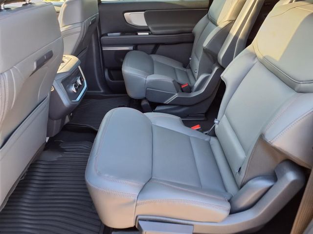 2025 Ford Expedition MAX photo 14
