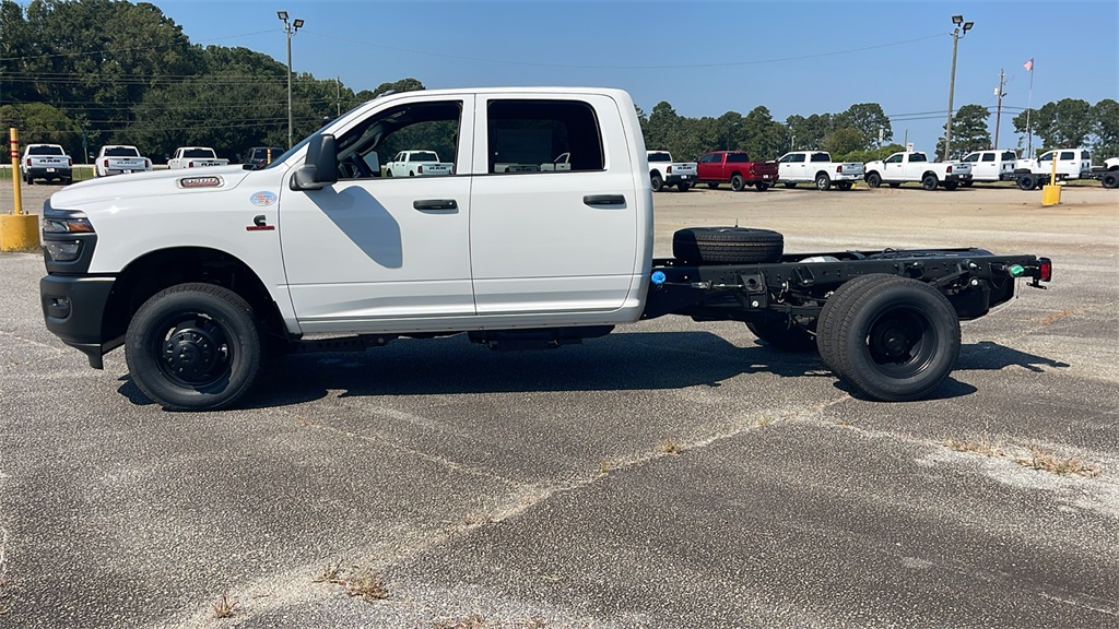 2026 Ram 3500 Tradesman photo 5