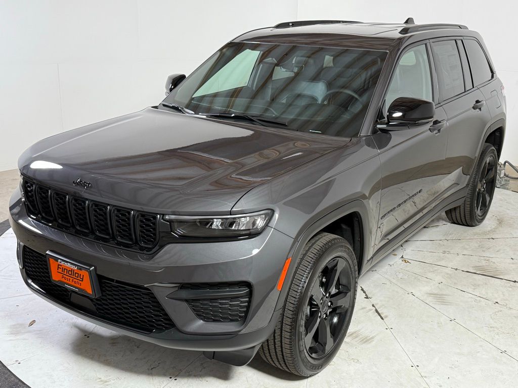 2025 Jeep Grand Cherokee Altitude X photo 3