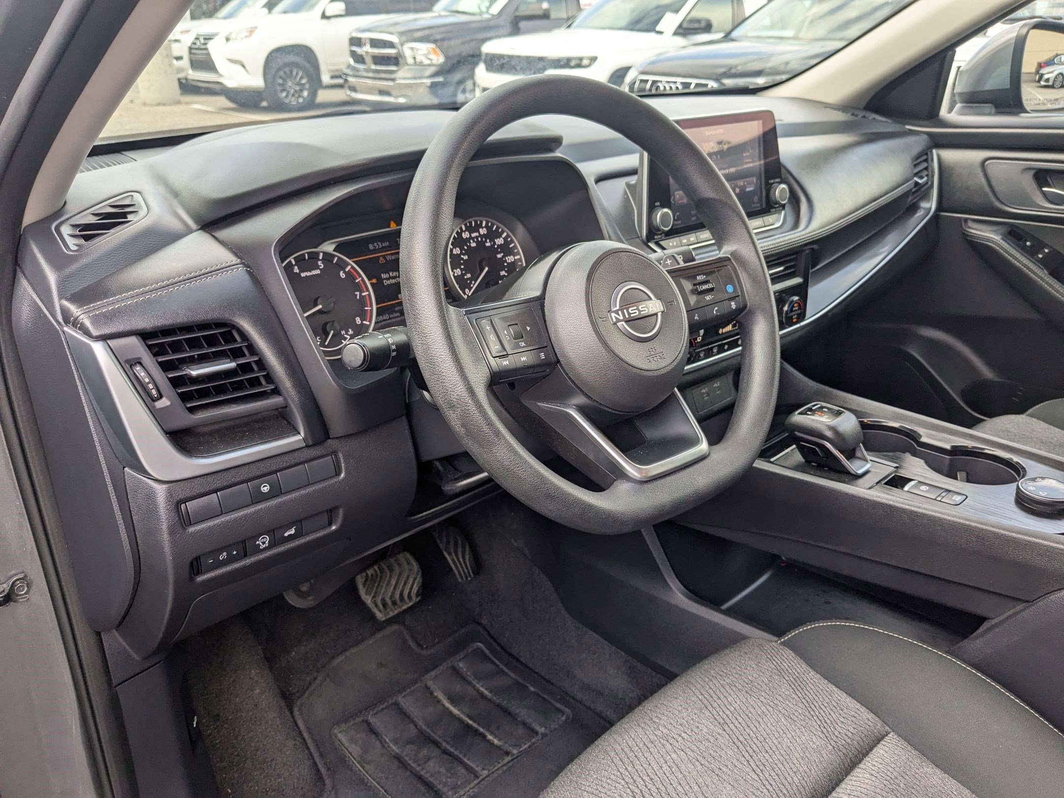 2024 Nissan Rogue SV photo 9