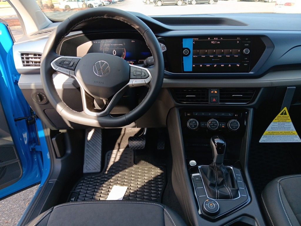 2024 Volkswagen Taos SE photo 12