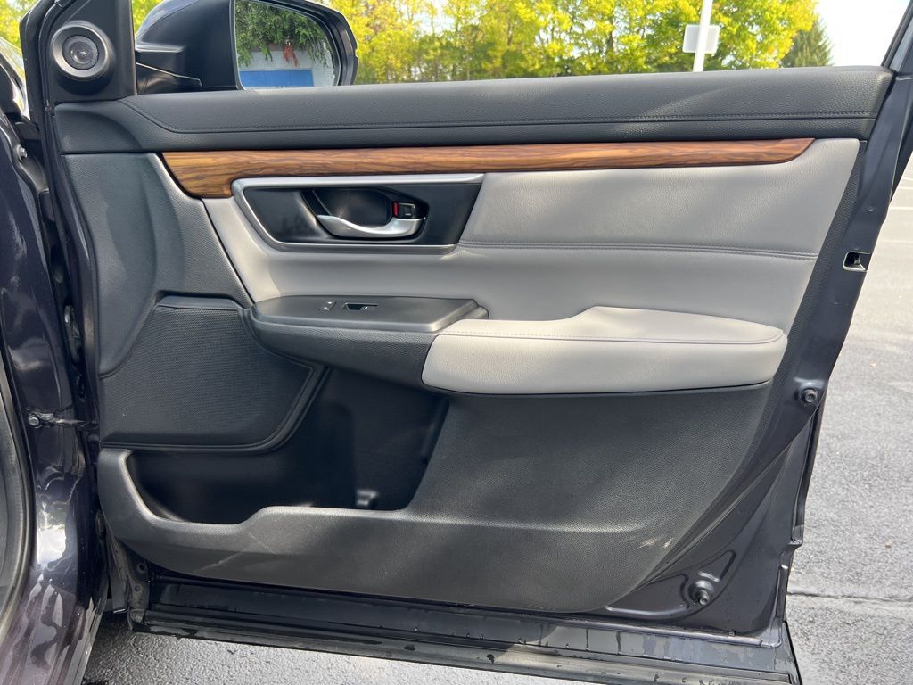 2018 Honda CR-V Touring photo 27