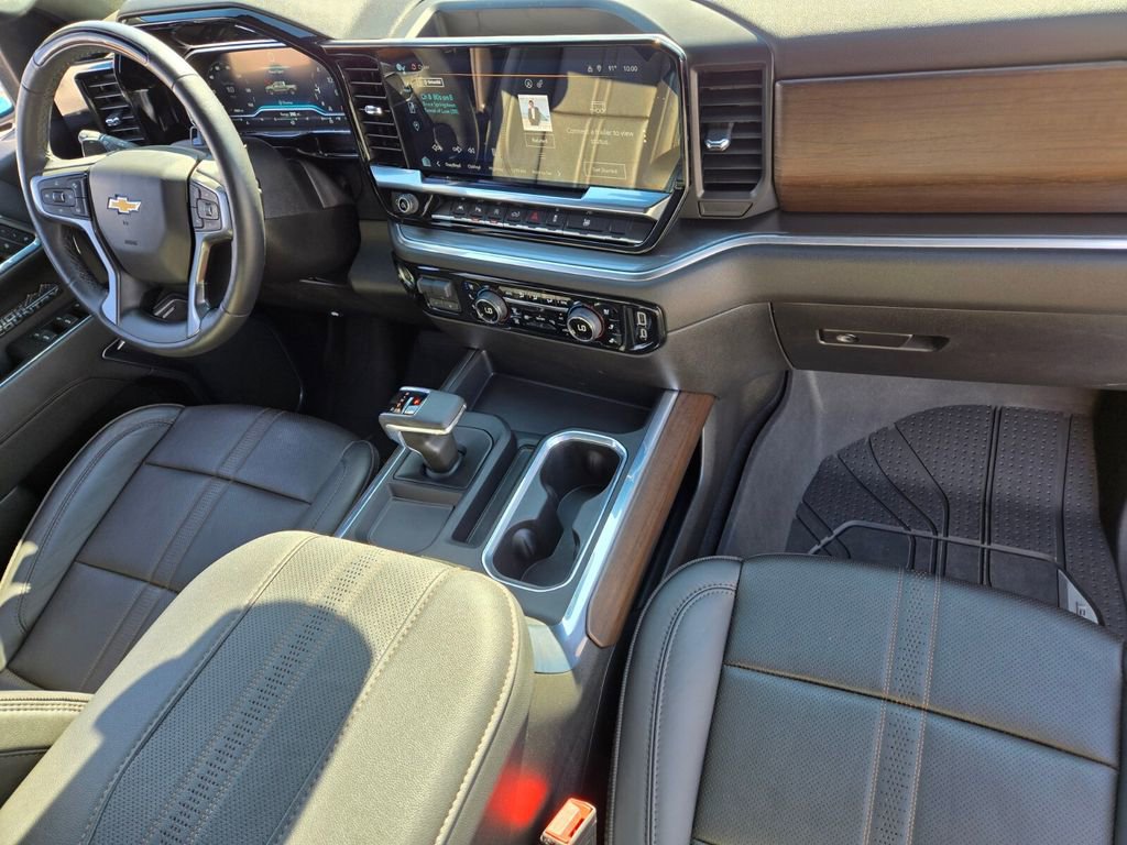 2024 Chevrolet Silverado 1500 High Country photo 17