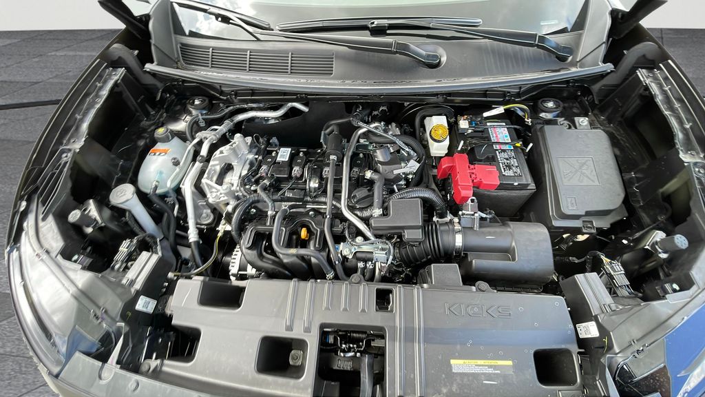 2025 Nissan Kicks SV photo 20