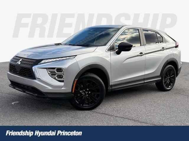 2023 Mitsubishi Eclipse Cross LE's photo