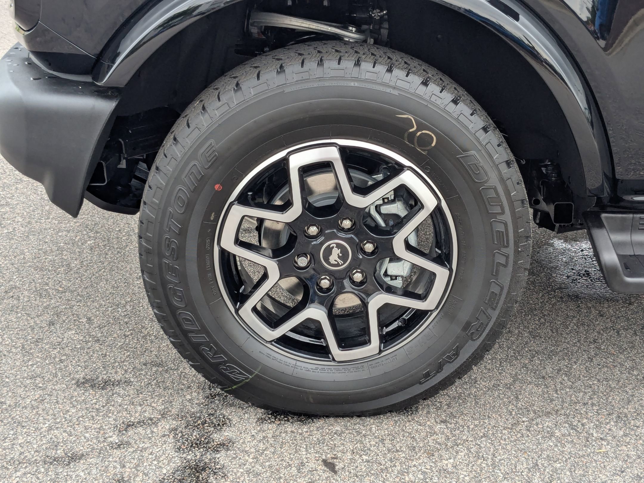 2025 Ford Bronco Outer Banks photo 3