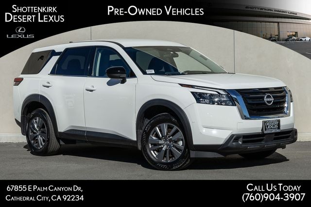 2024 Nissan Pathfinder S's photo