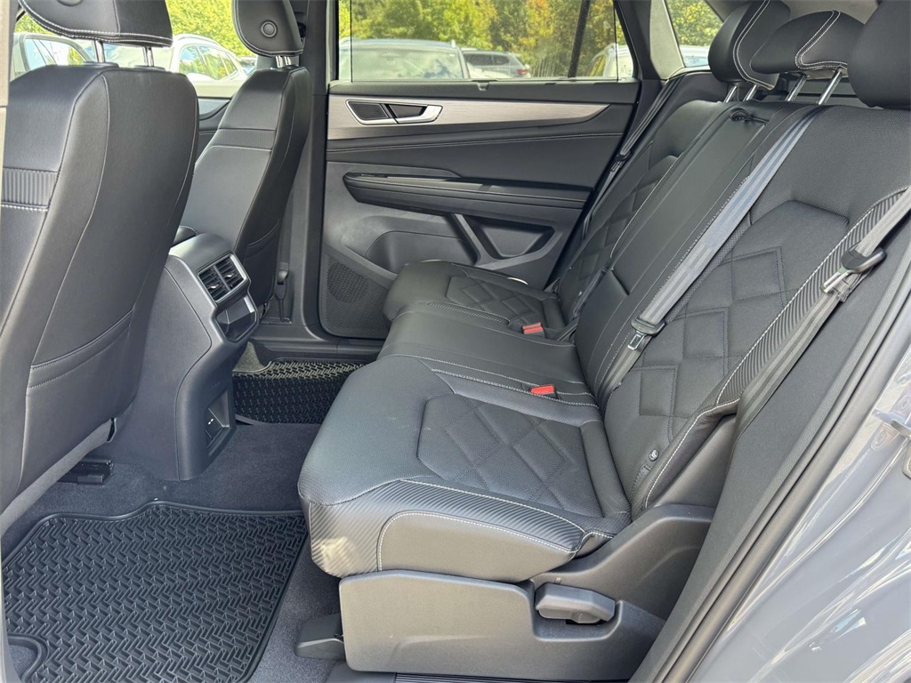 2026 Volkswagen Atlas Cross Sport SE Technology photo 12