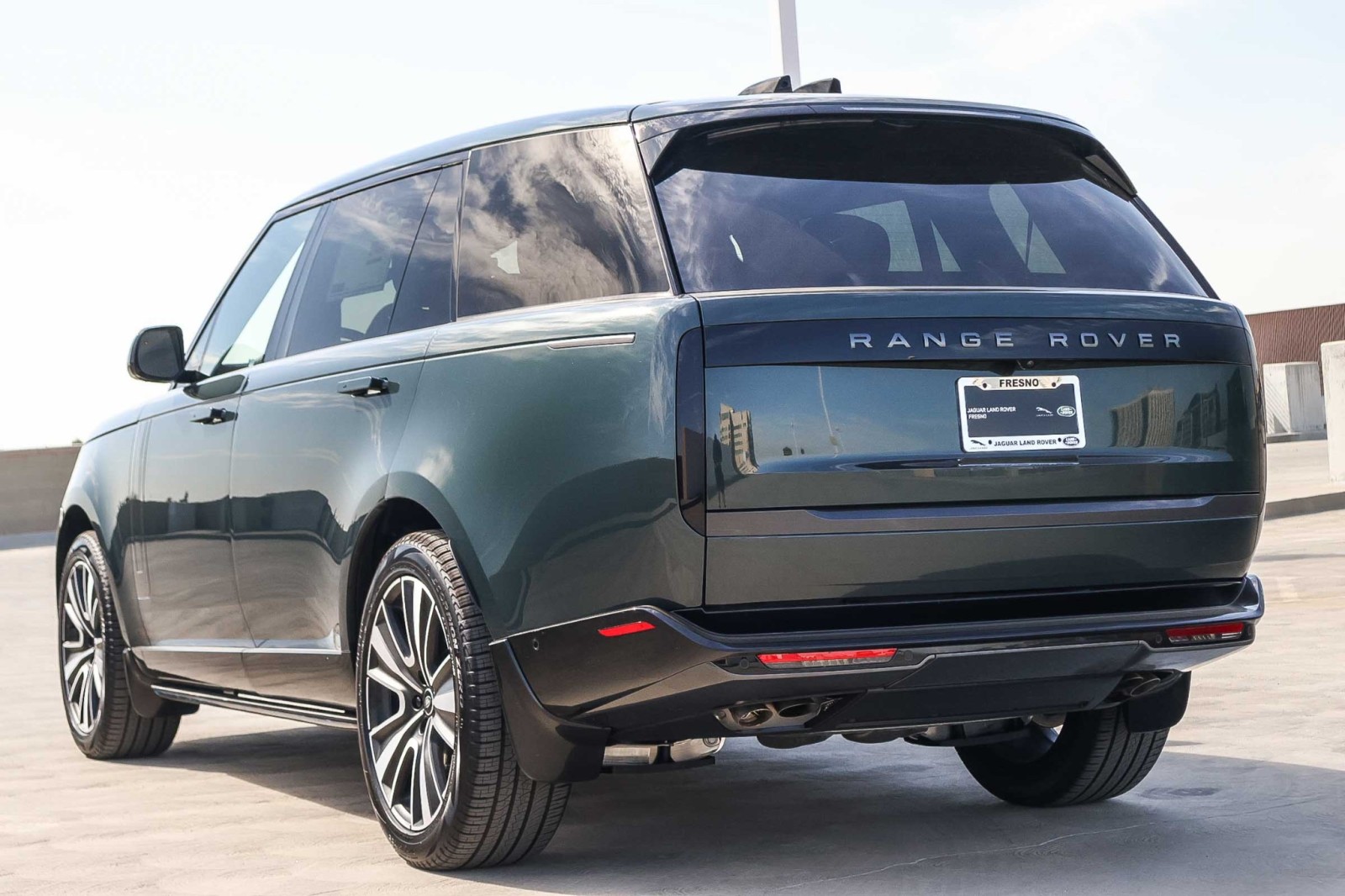 2025 Land Rover Range Rover SE photo 6