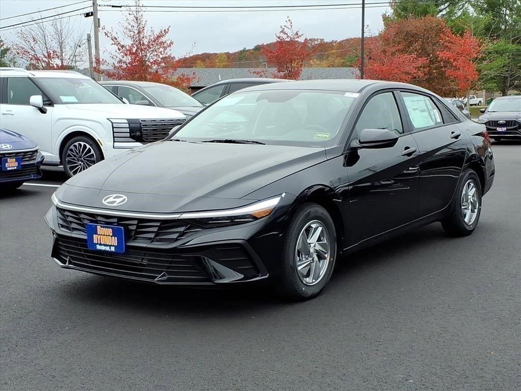 2026 Hyundai Elantra SE's photo