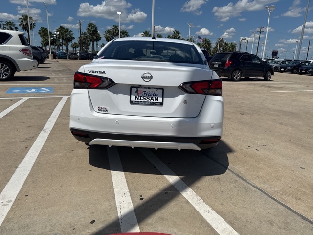 2025 Nissan Versa S photo 4