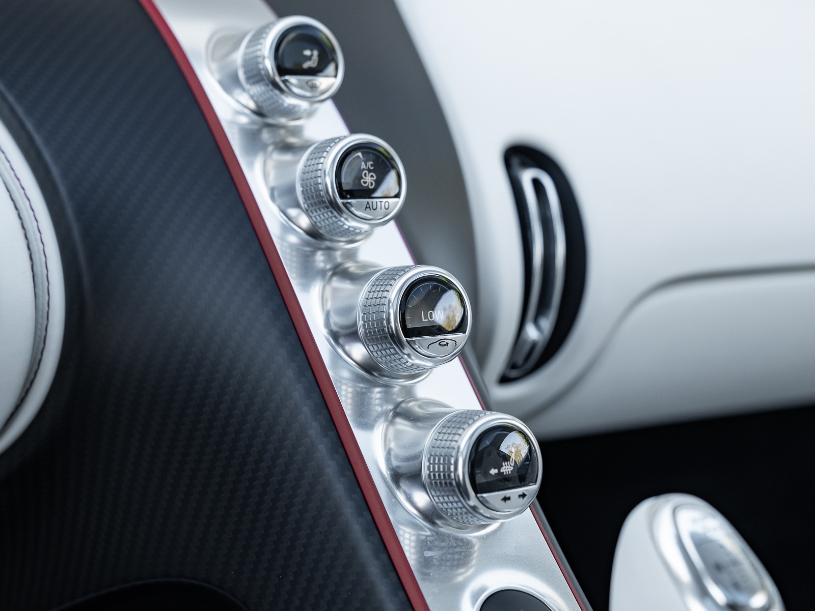 2021 Bugatti Chiron photo 26