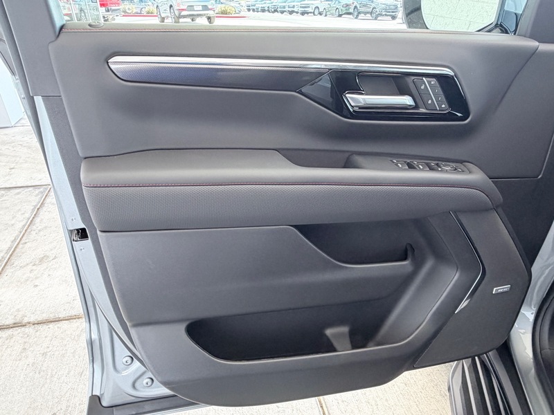 2025 Chevrolet Tahoe RST photo 17