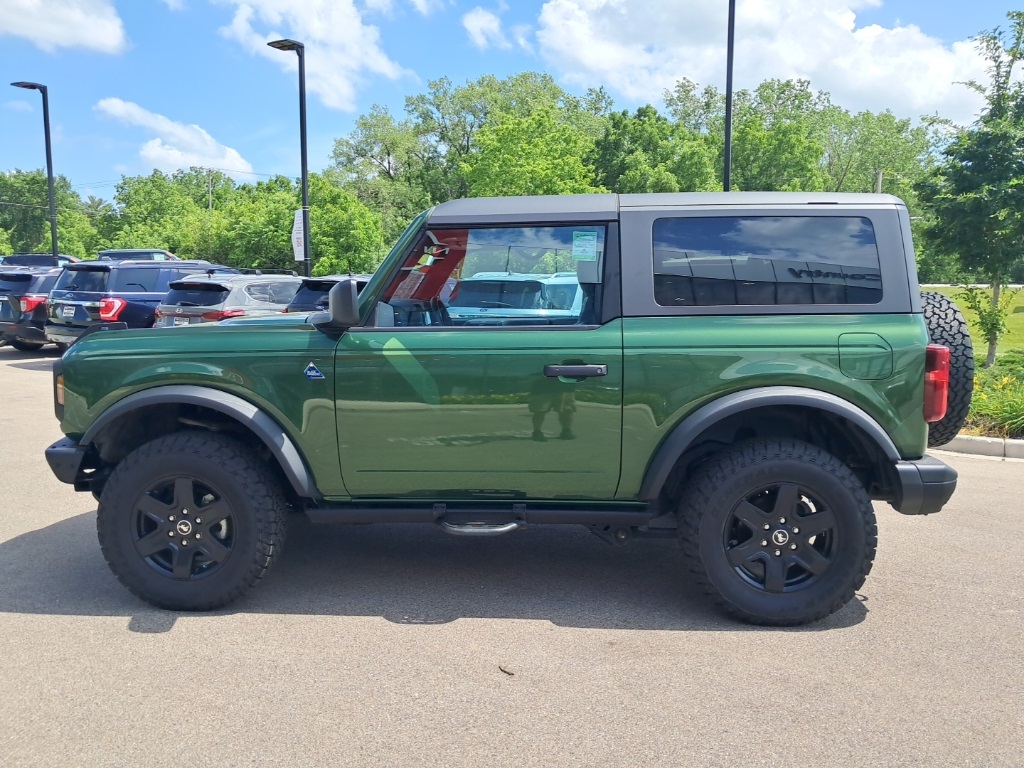 2024 Ford Bronco Black Diamond photo 3
