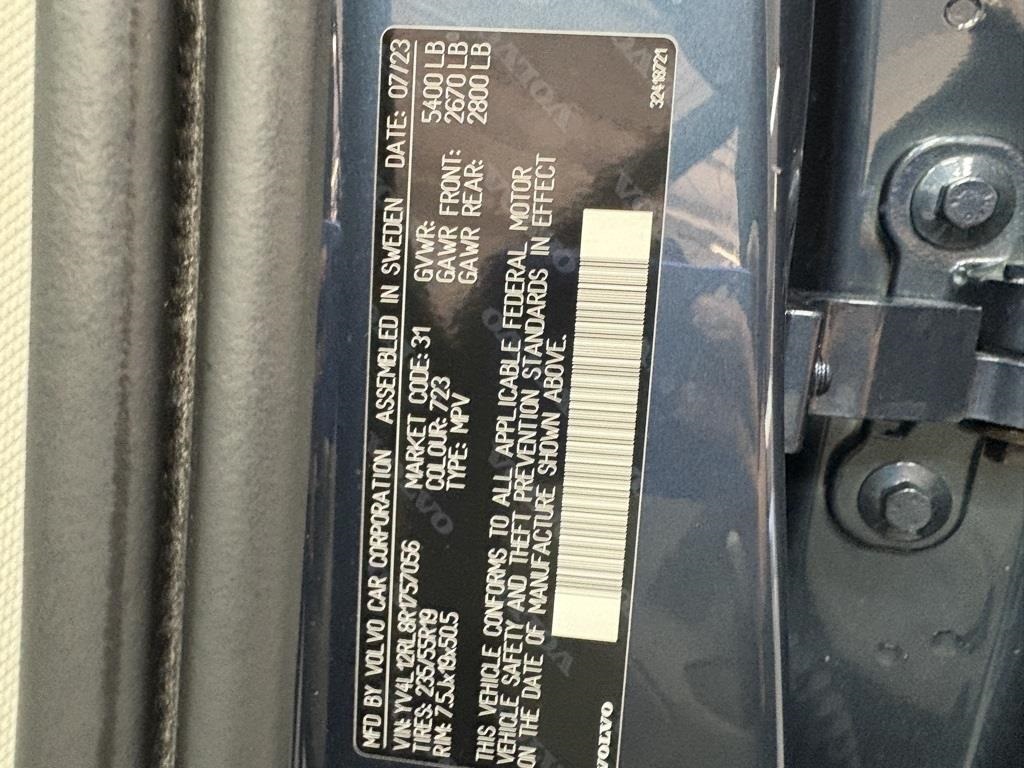 2024 Volvo XC60 B5 Plus photo 38