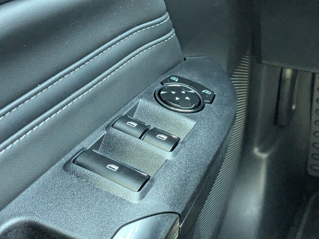 2025 Ford Mustang GT Premium Convertible photo 23