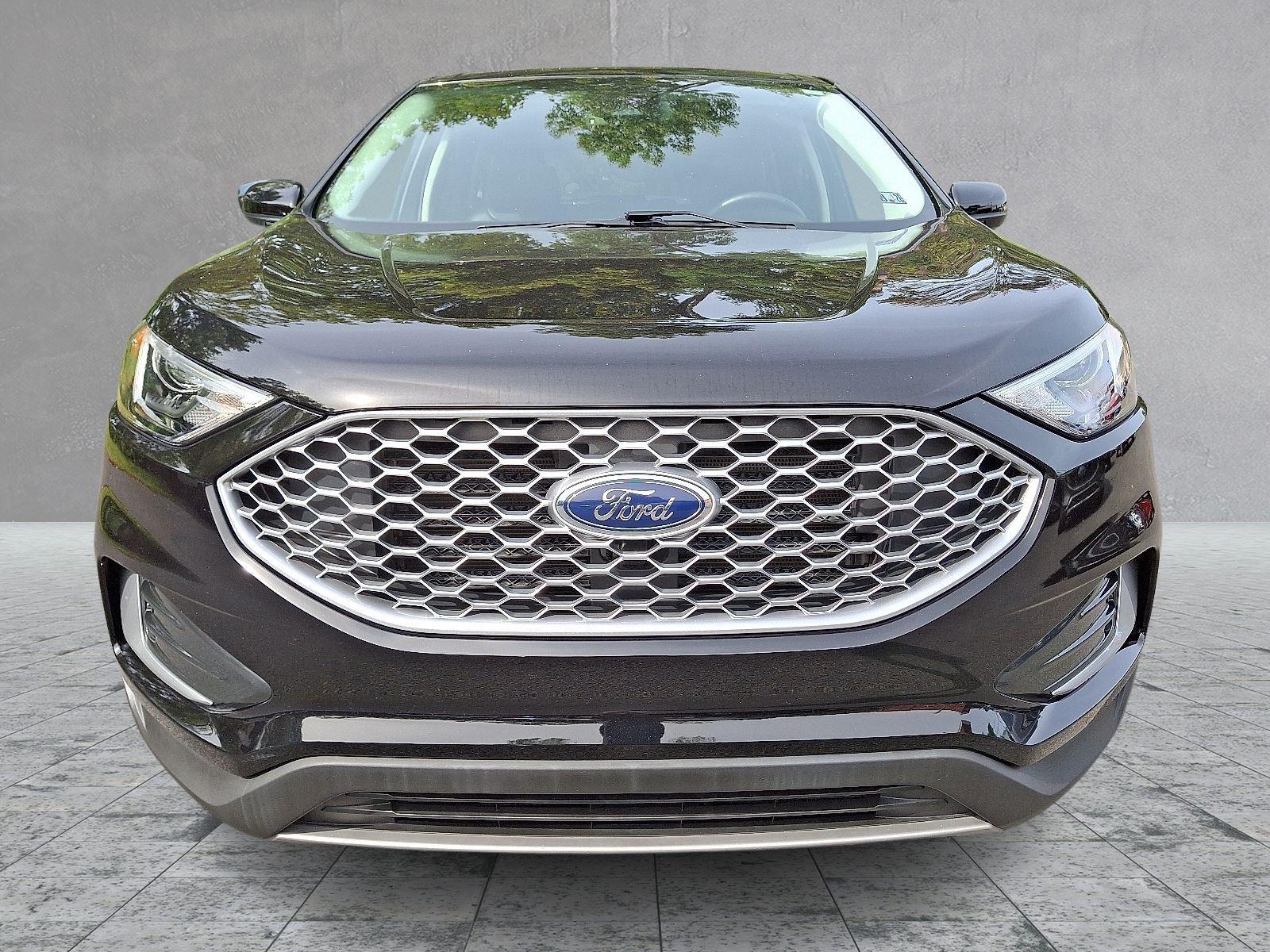2024 Ford Edge SEL photo 2