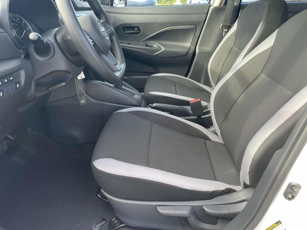 2025 Nissan Versa S photo 9