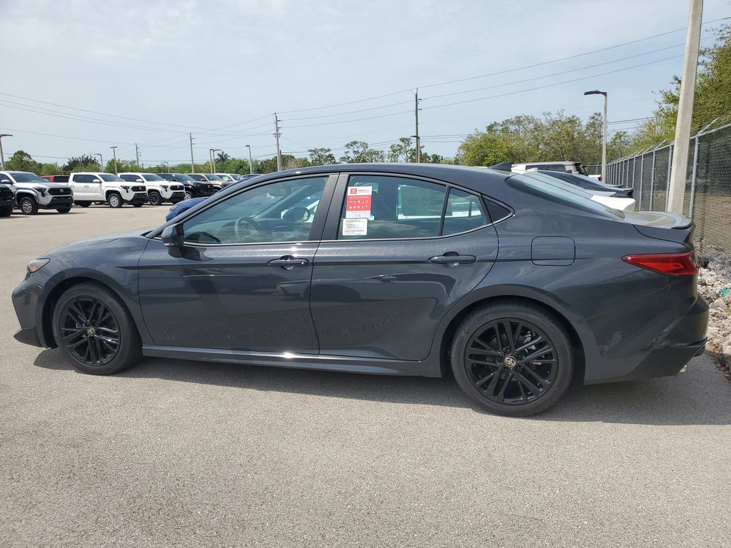 2025 Toyota Camry SE photo 8