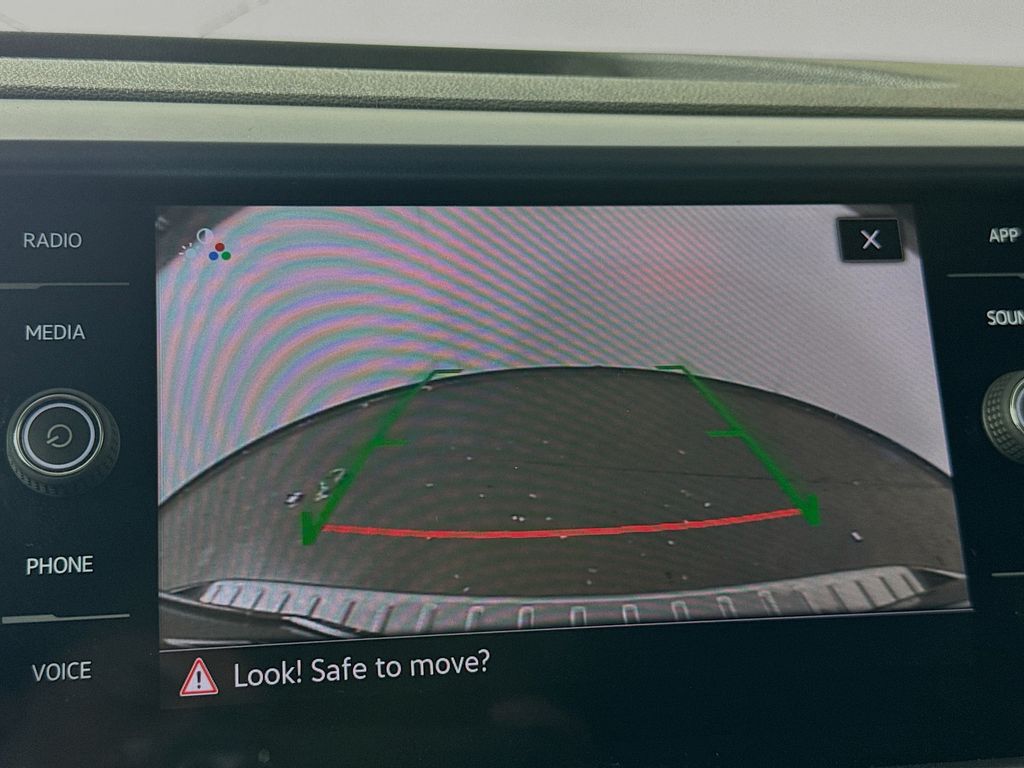 2022 Volkswagen Taos SE photo 14