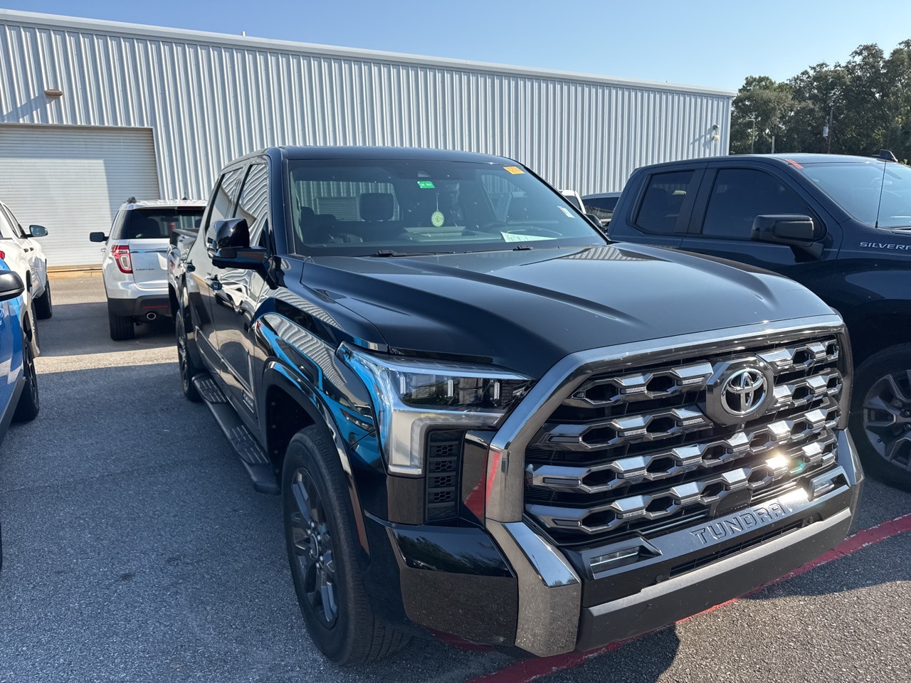 2023 Toyota Tundra Platinum photo 2