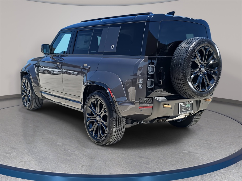 2025 Land Rover Defender 110 V8 photo 7