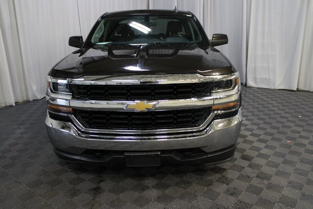 2018 Chevrolet Silverado 1500 LT photo 2