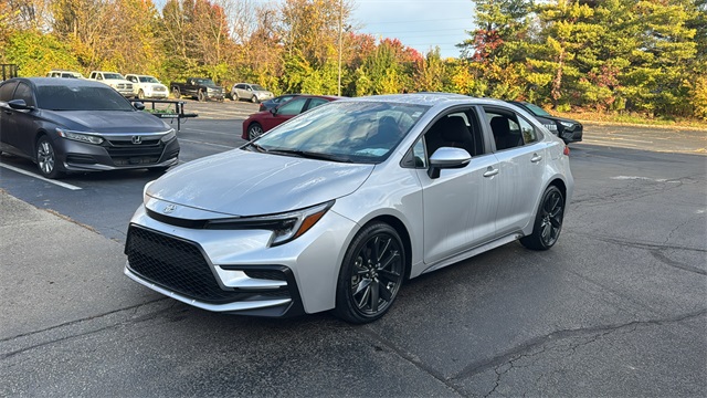Used 2024 Toyota Corolla SE with VIN 5YFS4MCE6RP186223 for sale in Northfield, Minnesota