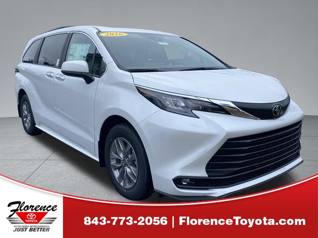 2026 Toyota Sienna XLE's photo