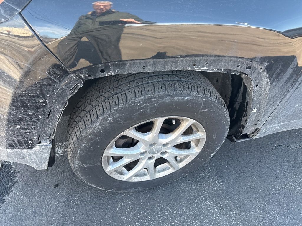 Used 2016 Jeep Cherokee Latitude with VIN 1C4PJMCB7GW147732 for sale in Cuyahoga Falls, OH