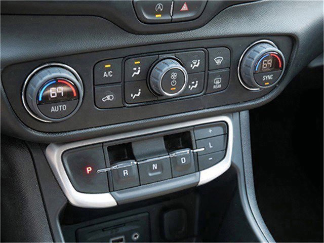 2022 Gmc Terrain SLE photo 20