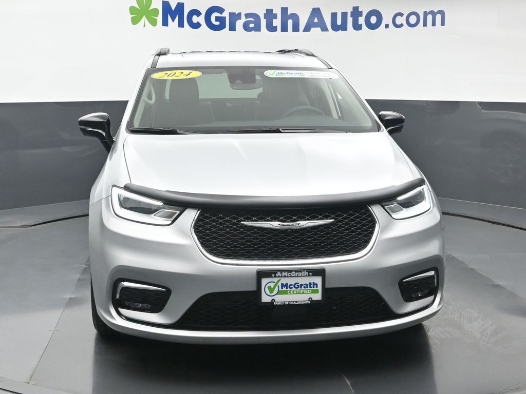 2024 Chrysler Pacifica Limited photo 3