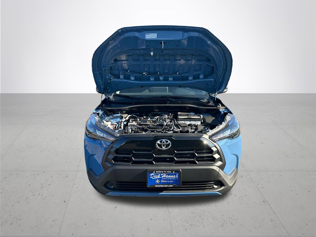 2026 Toyota Corolla Cross LE photo 4