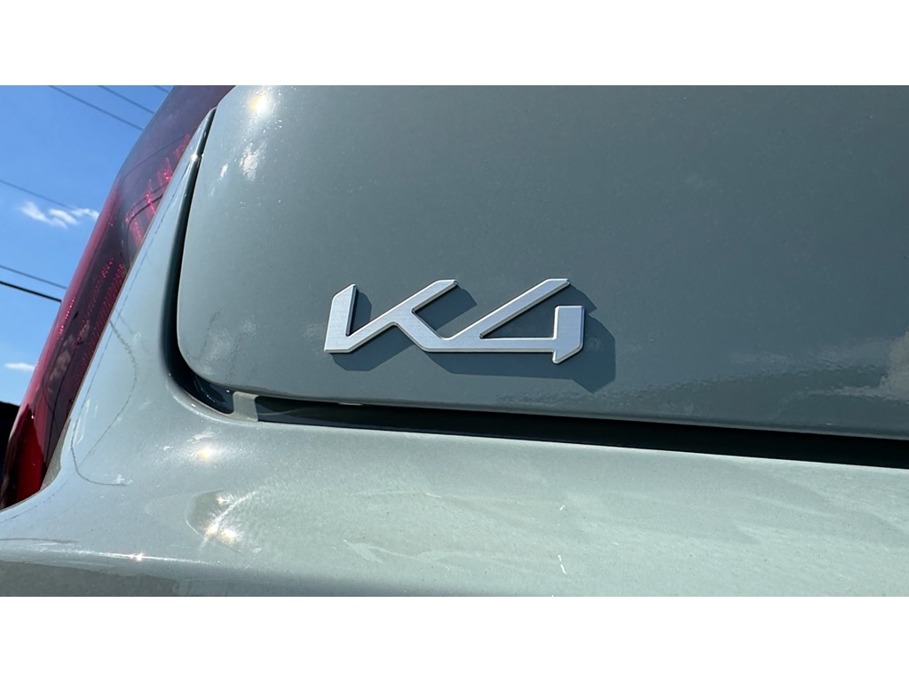 2025 Kia K4 GT-Line Turbo photo 6
