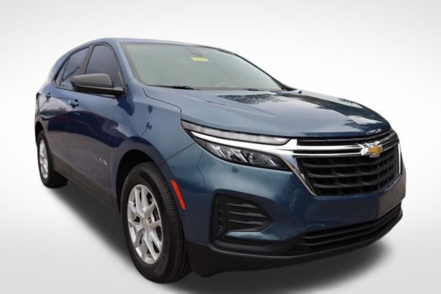 2024 Chevrolet Equinox LS photo 2