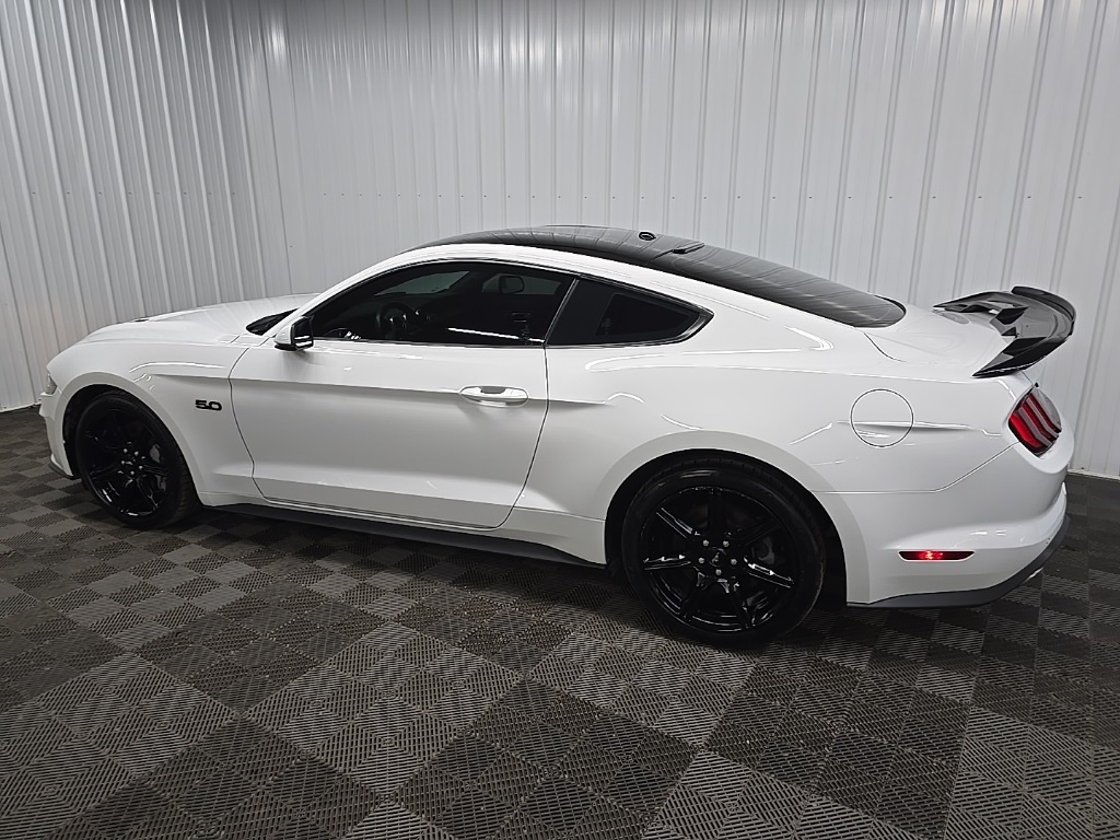 2019 Ford Mustang GT Premium photo 4