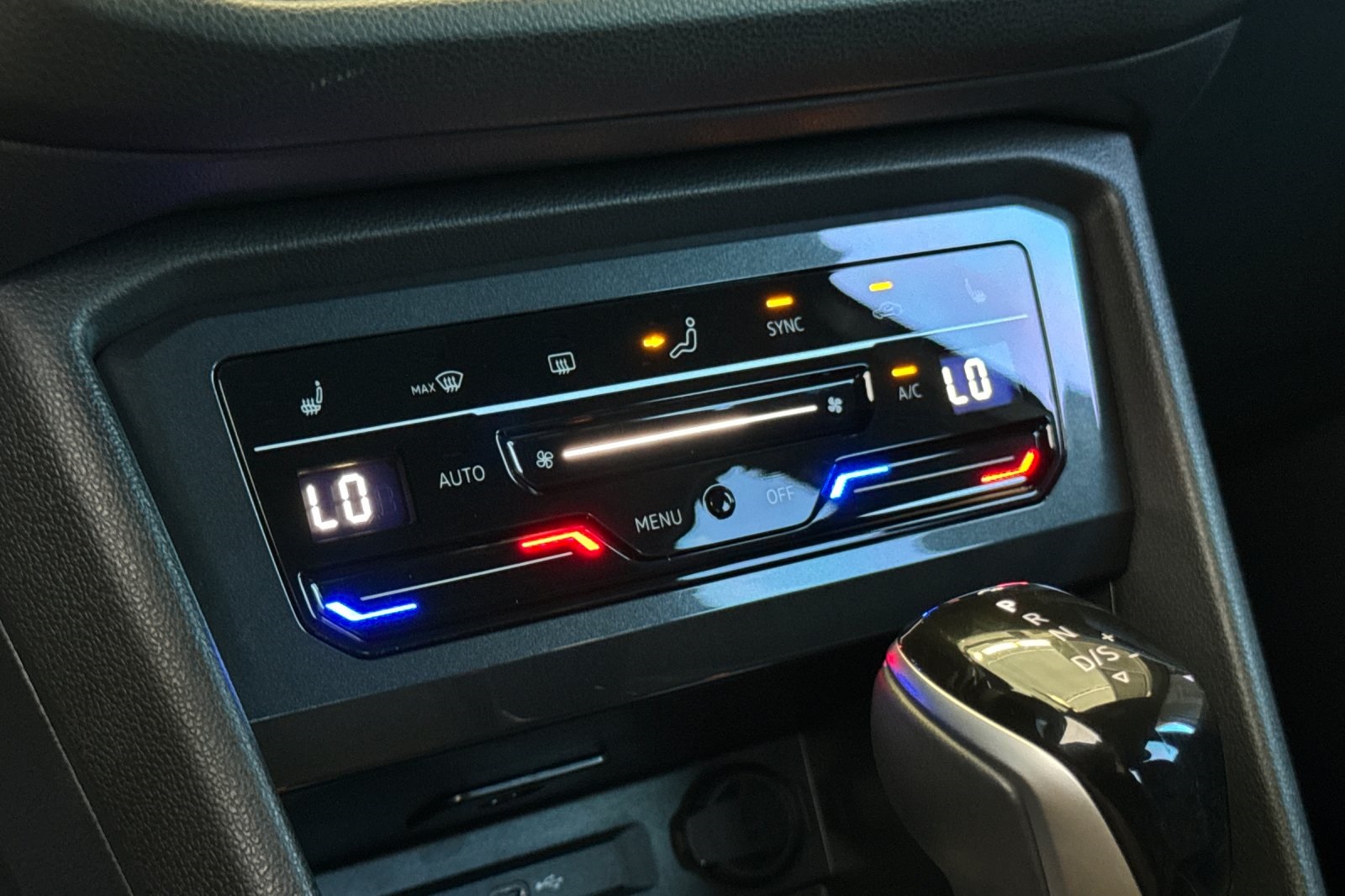 2024 Volkswagen Tiguan SE R-Line Black photo 19