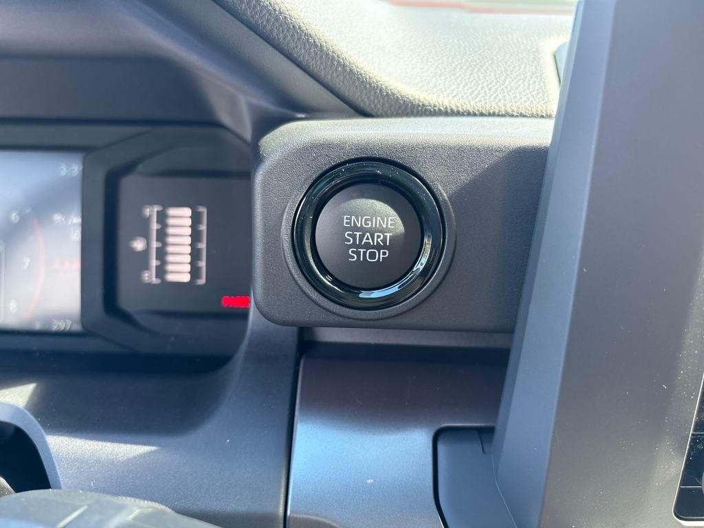 2025 Toyota Tacoma SR5 4x4 Double Cab photo 28
