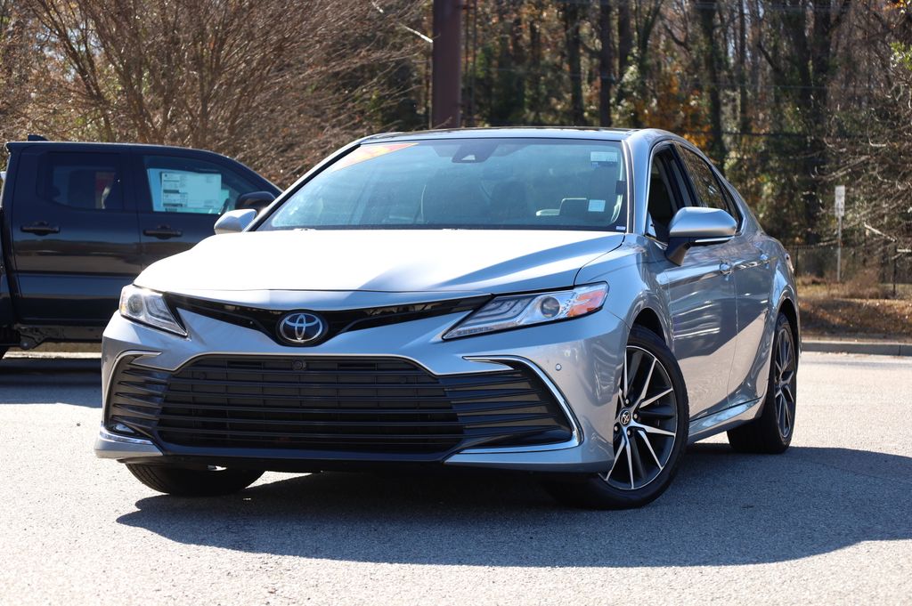 2023 Toyota Camry XLE's photo