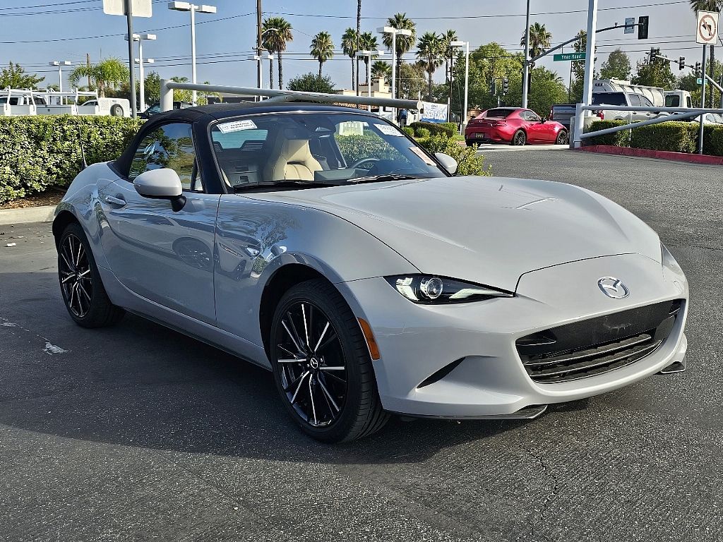 2024 Mazda MX-5 Miata Miata Grand Touring photo 3